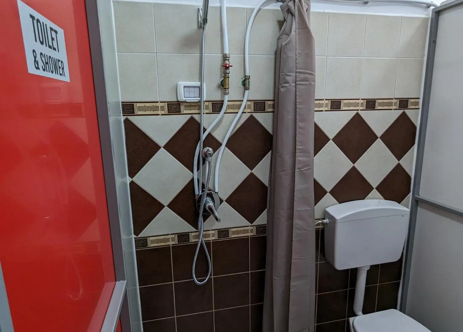 Tias Hostel Shkoder