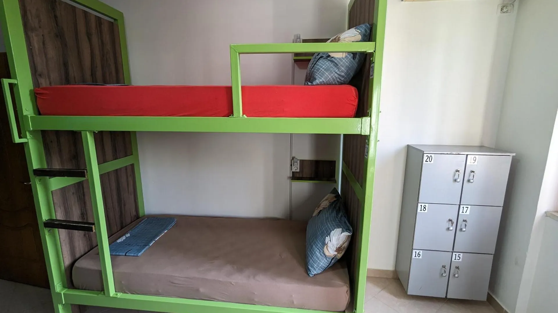 Tias Hostel Shkoder 0*,